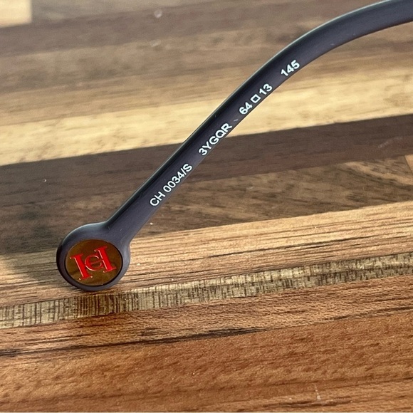 NWT Carolina Herrera Aviator Sunglasses with case - Picture 8 of 8